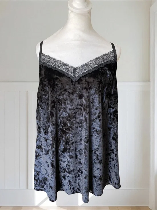 CACIQUE Women's Black Crushed Velvet Lace Trim Camisole Top NWT 22/24 - Picture 2 of 13